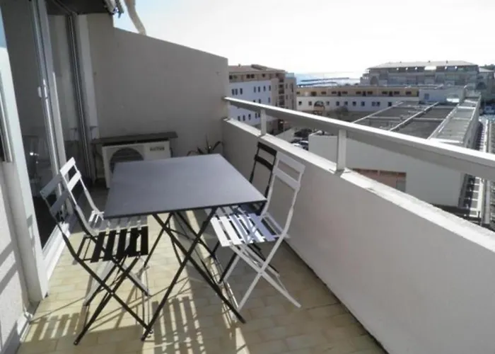 Charmant 2 Pieces Mezzanine, Terrasse, Parking Et Climatisation A Sete - Fr-1-338-123